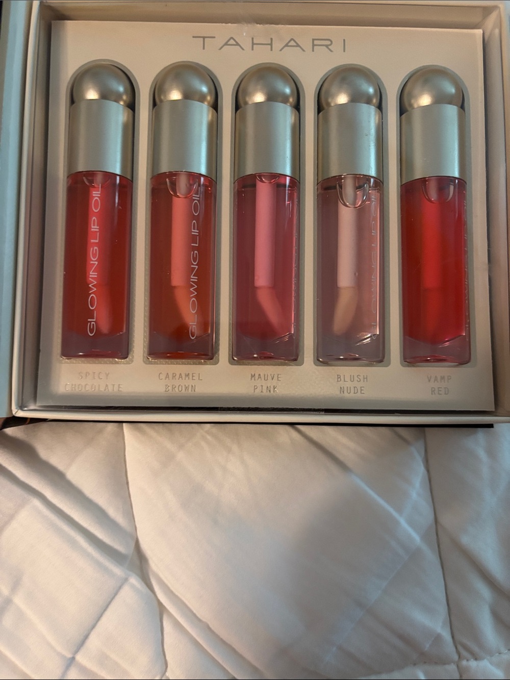 Tahari Glowing Lip Oil Set — Nude & Red Shades - Picture 4 of 4